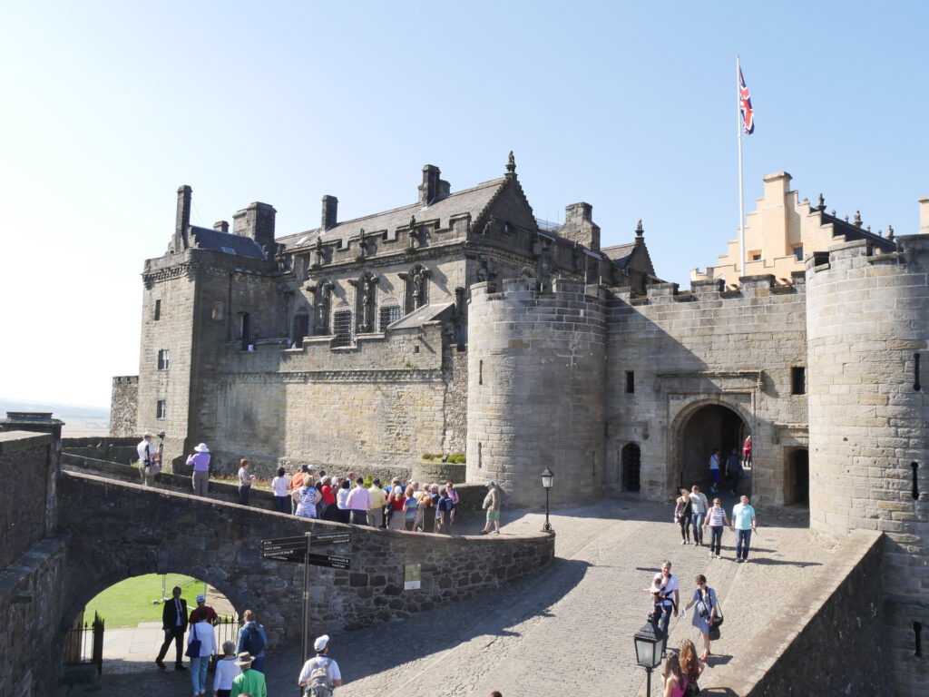 stirlinG castle half day tours Scotland from Private tours Edinburgh